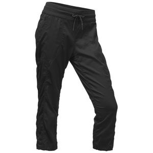 North Face Aphrodite 2.0 Capris in Black Size M